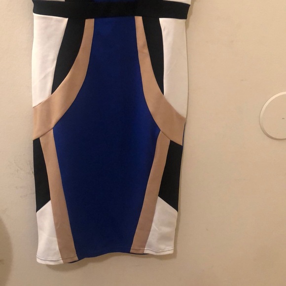 Dress - Picture 3 of 4